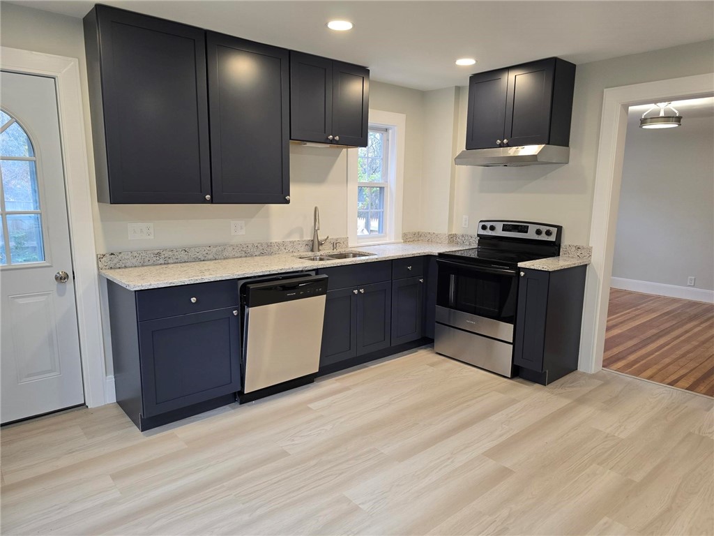 7 Goddard Street Scituate, RI 02831 - Photo 4 of 20