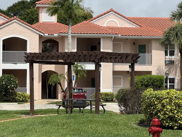 $1,299 | 9975 Perfect Drive, Unit 97, Port St. Lucie, FL 34986