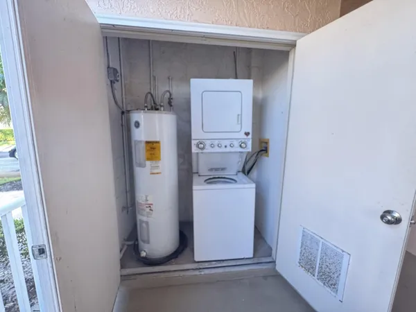 $1,299 | 9975 Perfect Drive, Unit 97, Port St. Lucie, FL 34986