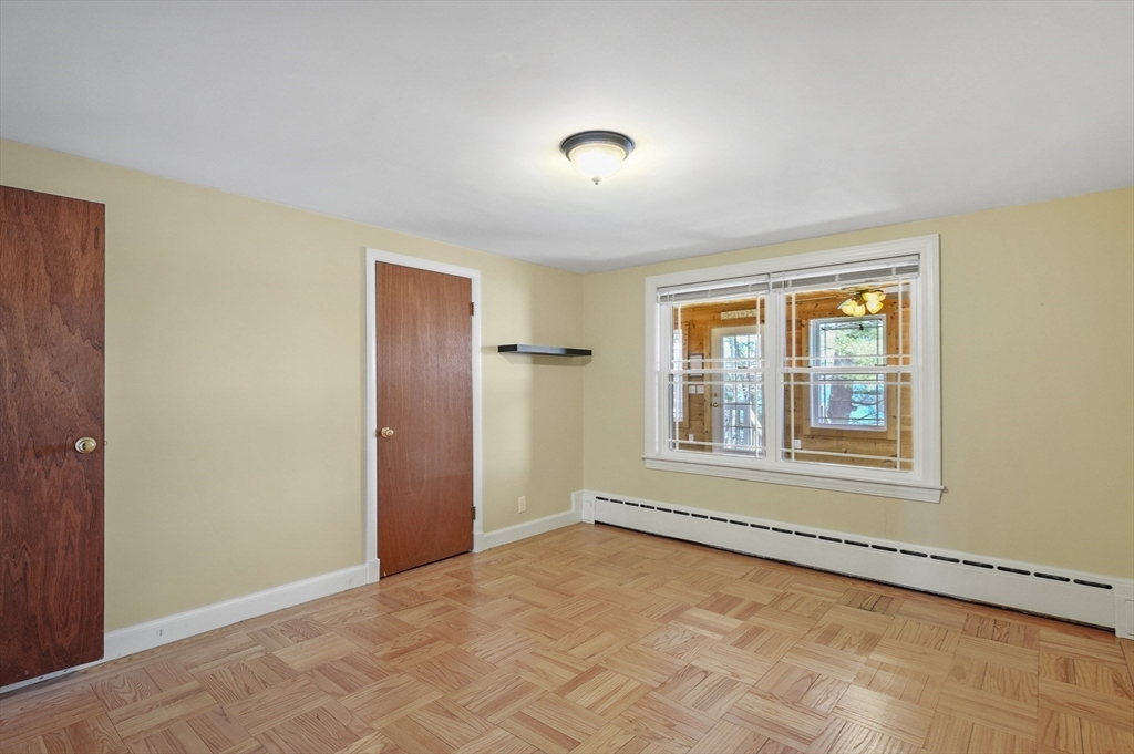 19 Loveland Road Webster, MA 01570 - Photo 13 of 42 Gallery Image 13
