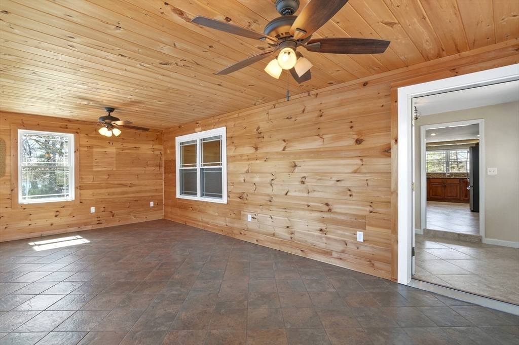 19 Loveland Road Webster, MA 01570 - Photo 20 of 42 Gallery Image 20