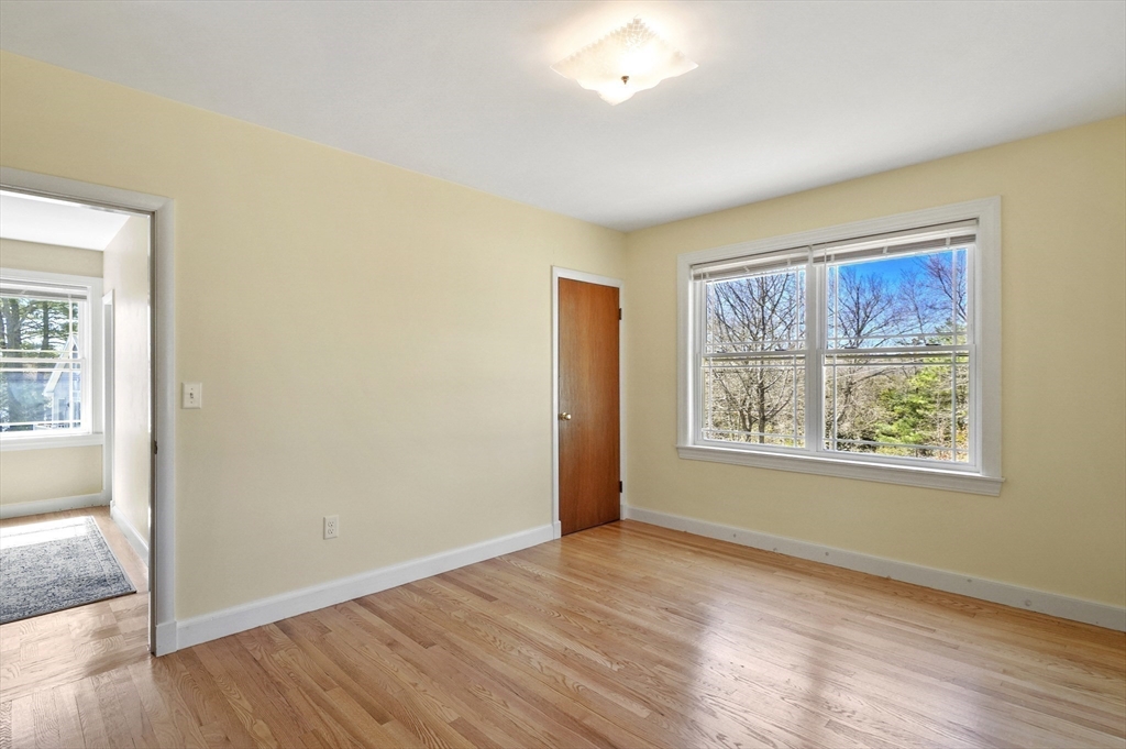 19 Loveland Road Webster, MA 01570 - Photo 23 of 42 Gallery Image 23