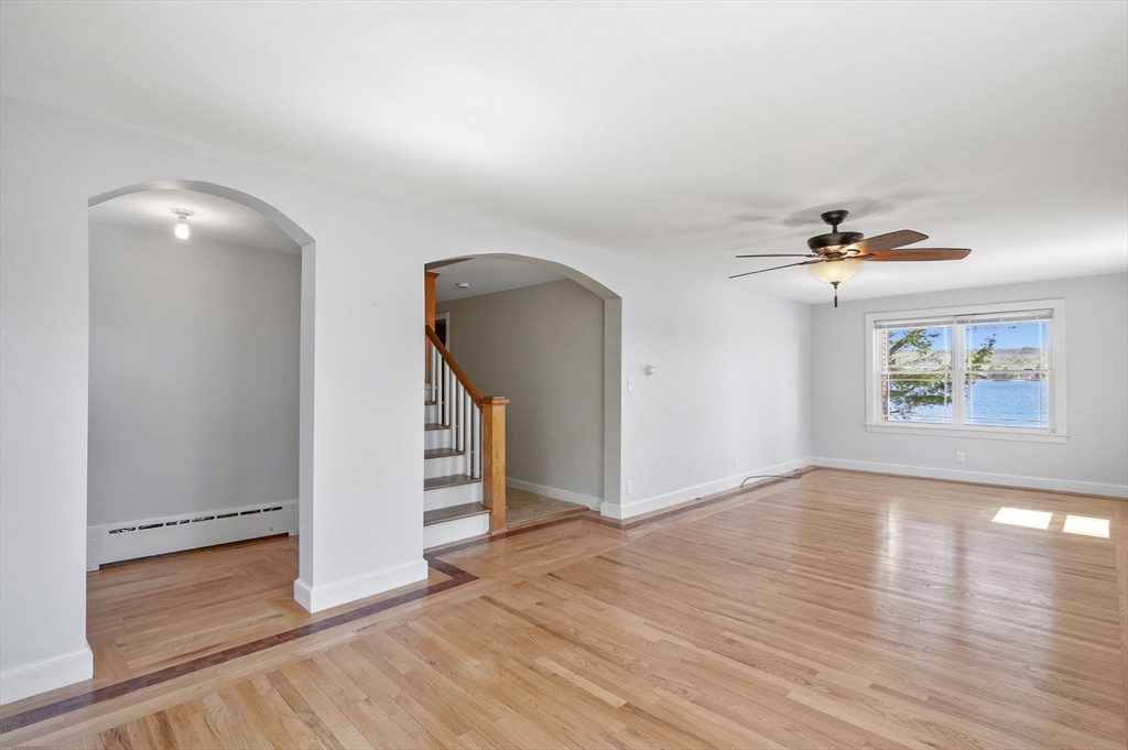 19 Loveland Road Webster, MA 01570 - Photo 4 of 42 Gallery Image 4