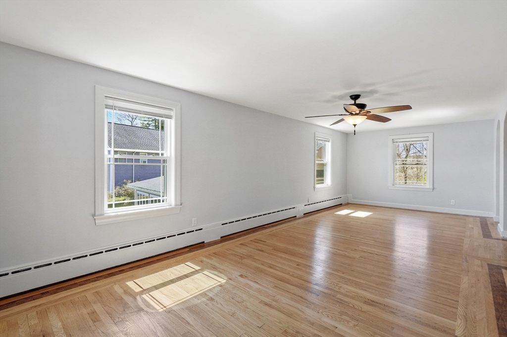 19 Loveland Road Webster, MA 01570 - Photo 5 of 42 Gallery Image 5