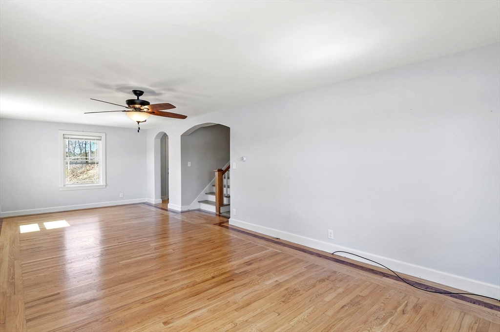 19 Loveland Road Webster, MA 01570 - Photo 6 of 42 Gallery Image 6