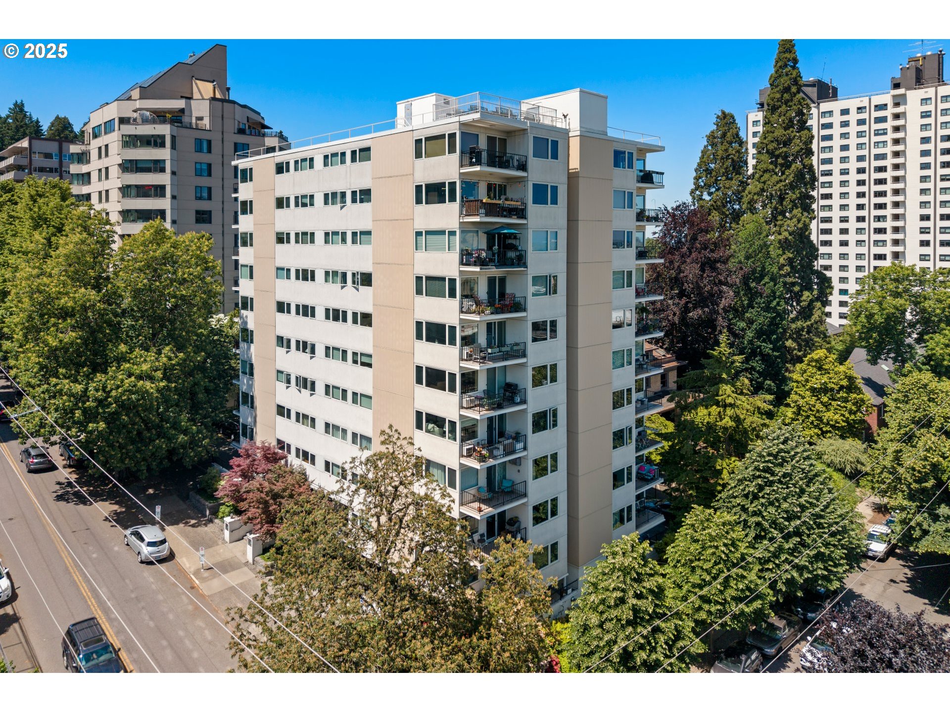 2211 Southwest Park Place, Unit 603 Portland, OR 97205 - Photo 2 of 27