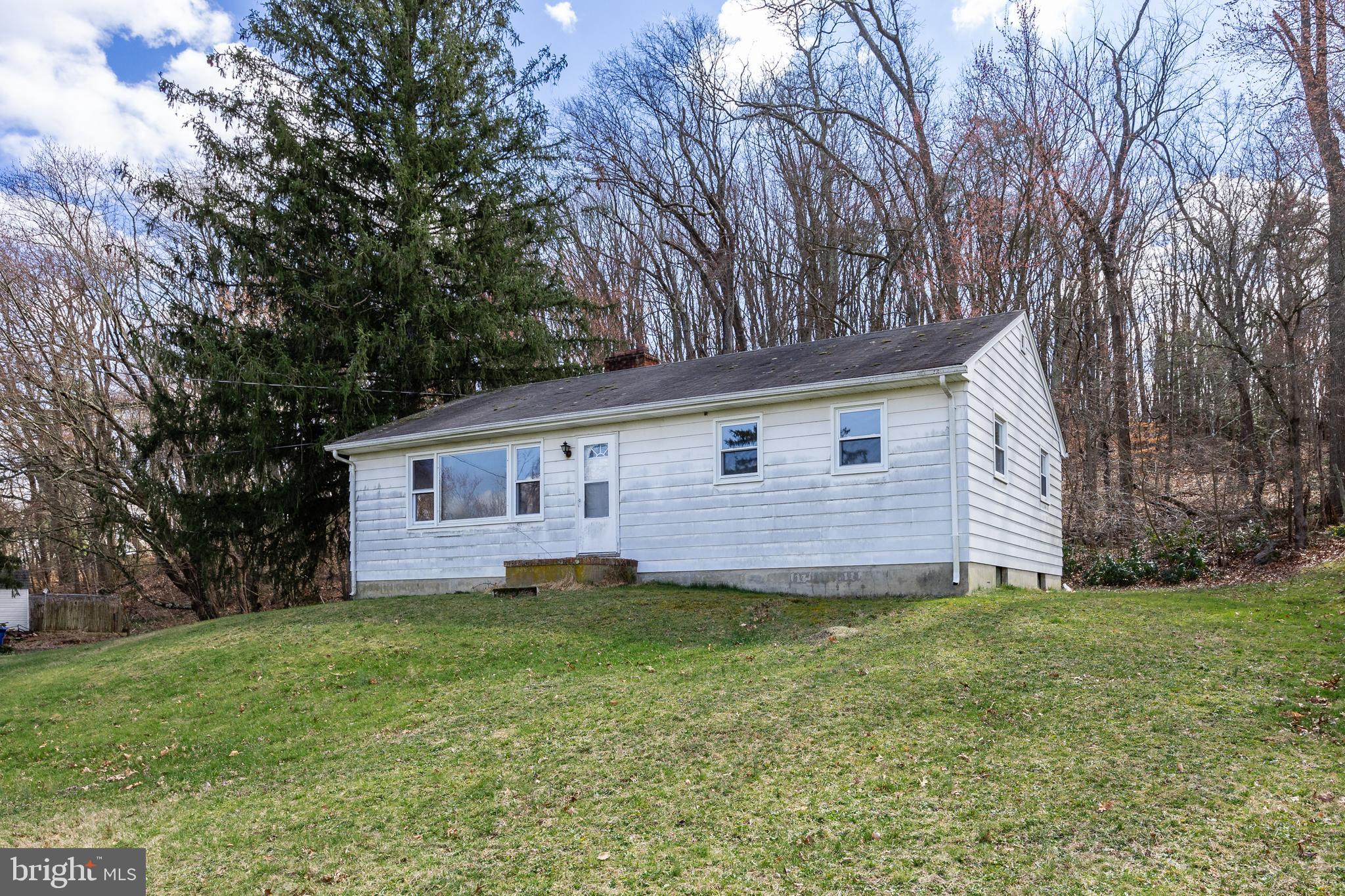 212 Juliustown Road Columbus, NJ 08022 - Photo 2 of 23