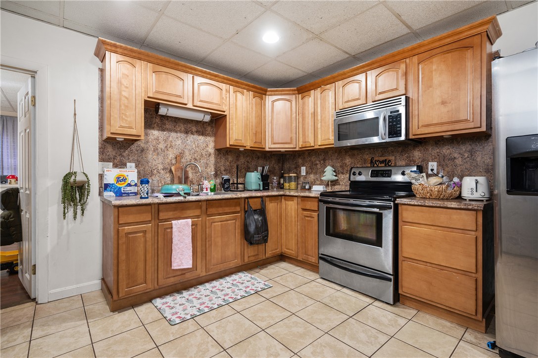 43 Rivulet Street Woonsocket, RI 02895 - Photo 5 of 34