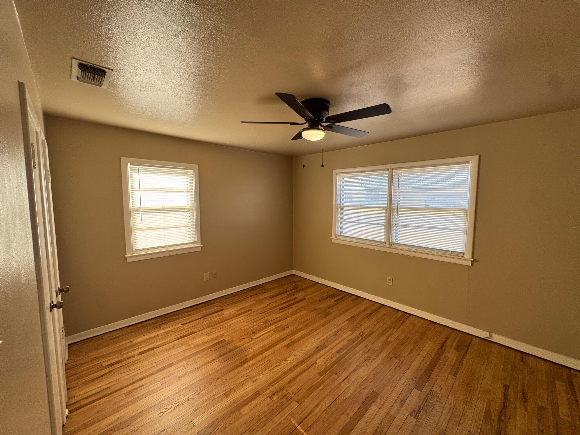 3018 38th Street Lubbock, TX 79413 - Photo 6 of 8 IMG_2354