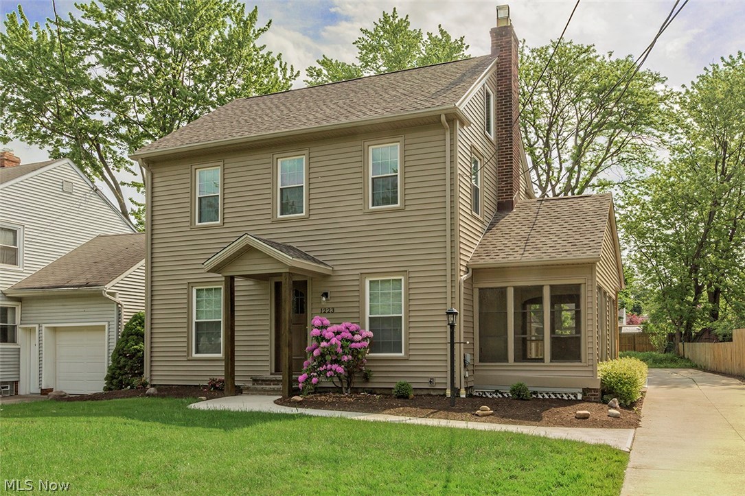 1223 Roland Road Lyndhurst, OH 44124 - Photo 2 of 35