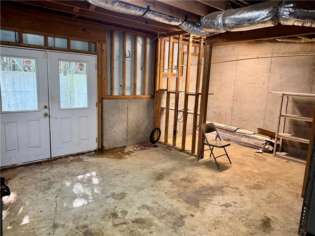 999 Grassdale Road Northwest Cartersville, GA 30121 - Photo 44 of 54 a view of a room with gym equipment