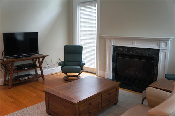287 Langley Road, Unit 3 Newton, MA 02459 - Photo 3 of 13 Gallery Image 3