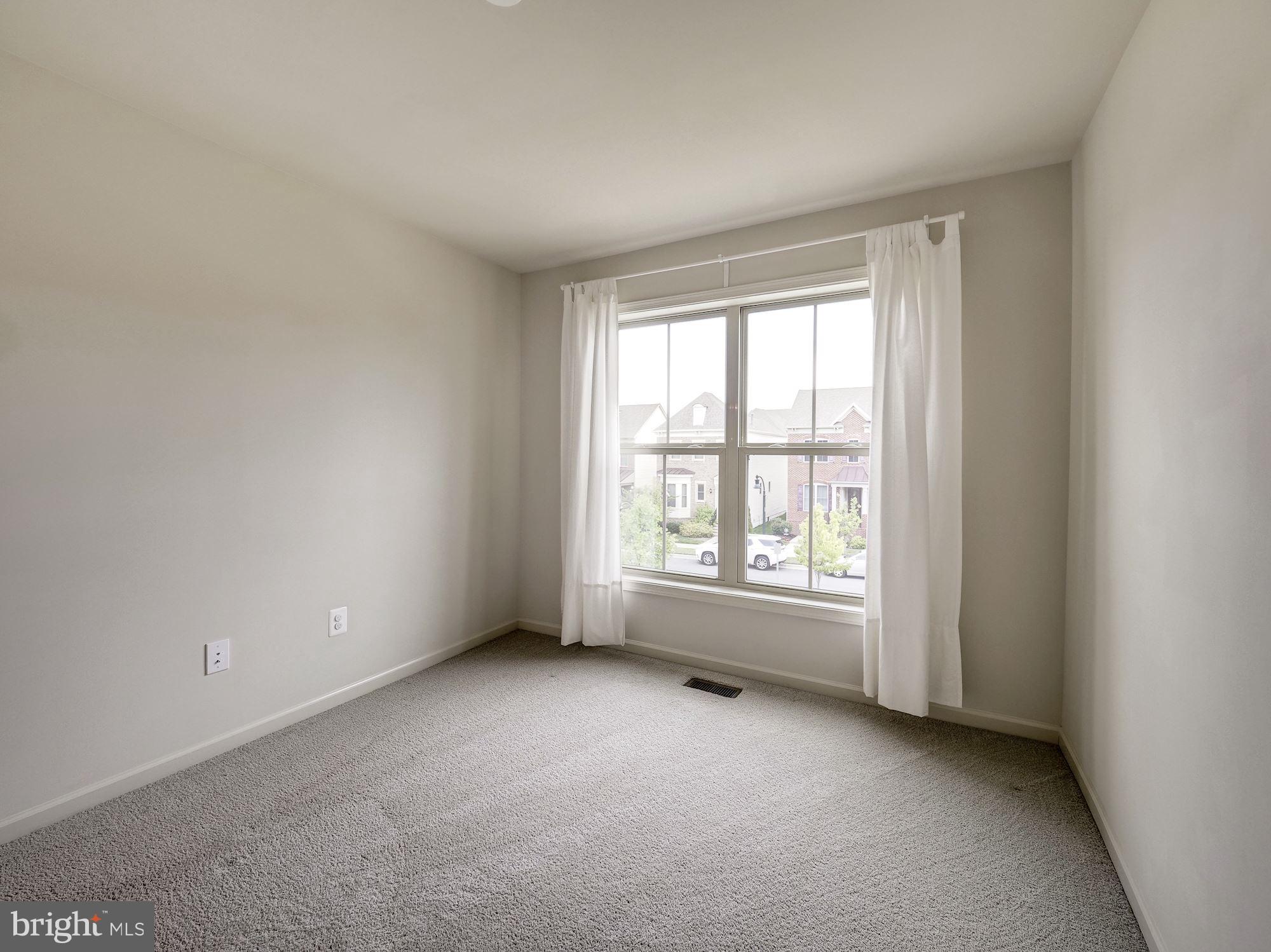14052 Wellspring Avenue Clarksburg, MD 20871 - Photo 12 of 21 Bedroom 3