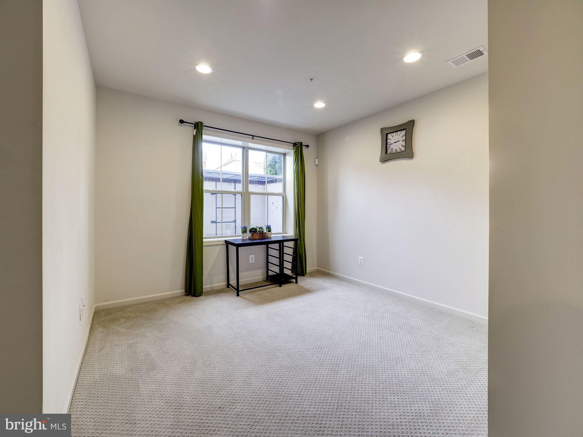 14052 Wellspring Avenue Clarksburg, MD 20871 - Photo 15 of 21 Office?