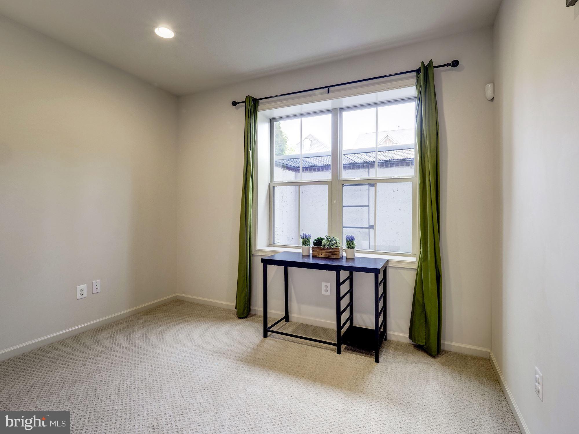 14052 Wellspring Avenue Clarksburg, MD 20871 - Photo 16 of 21 Home office or 4th bedroom, you decide!