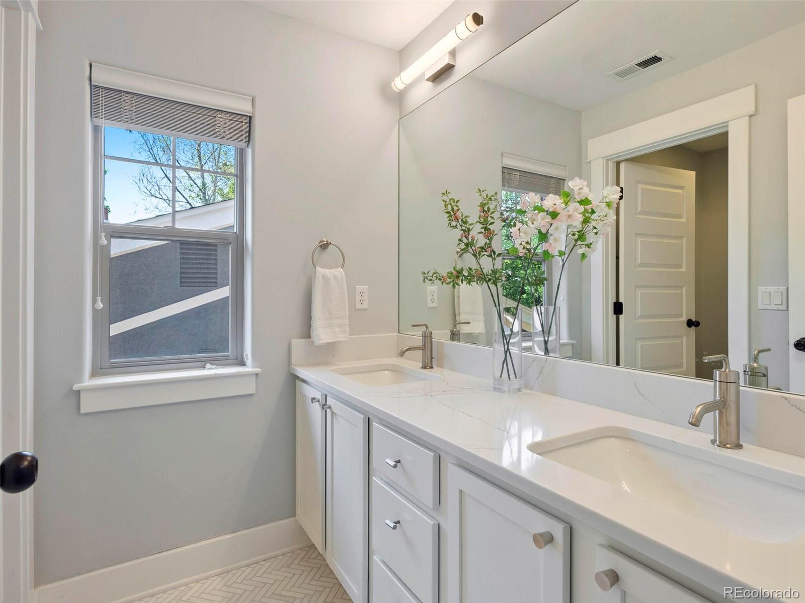 970 Madison Street Denver, CO 80206 - Photo 27 of 40