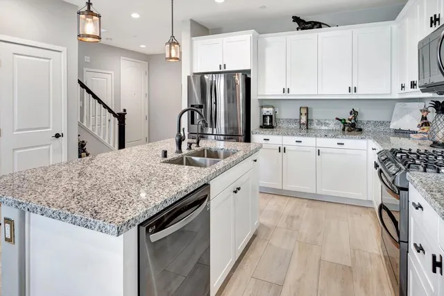 $999,950 | 4146 Mission Tree Way, Oceanside, CA 92057