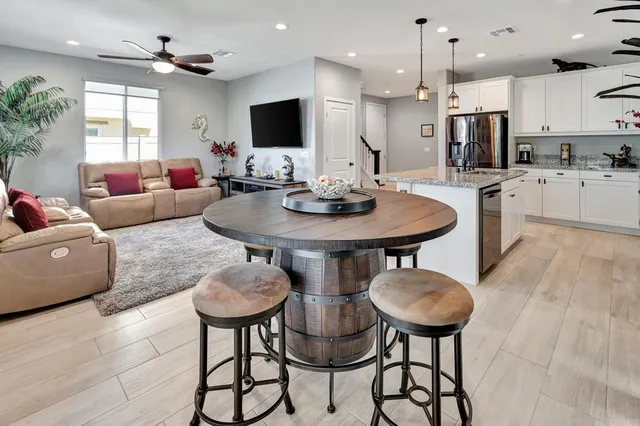 $999,950 | 4146 Mission Tree Way, Oceanside, CA 92057