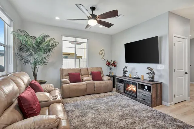 $999,950 | 4146 Mission Tree Way, Oceanside, CA 92057