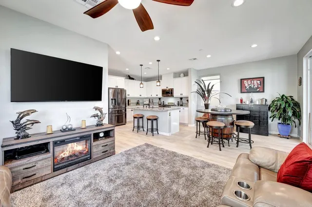 $999,950 | 4146 Mission Tree Way, Oceanside, CA 92057