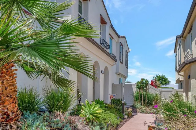 $999,950 | 4146 Mission Tree Way, Oceanside, CA 92057