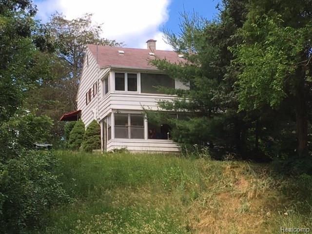 9225 Riverside Drive Brighton, MI 48116 - Photo 1 of 13 IMG_5976.JPG