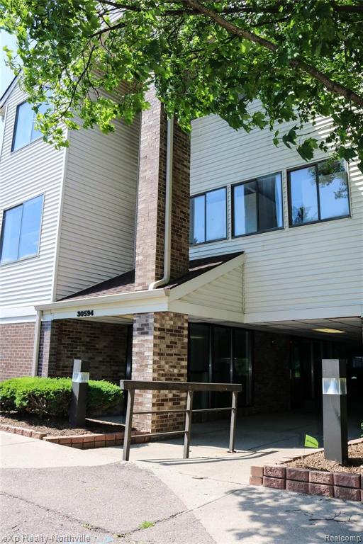 30594 Orchard Lake Road, Unit 49 Farmington Hills, MI 48334 - Photo 18 of 19