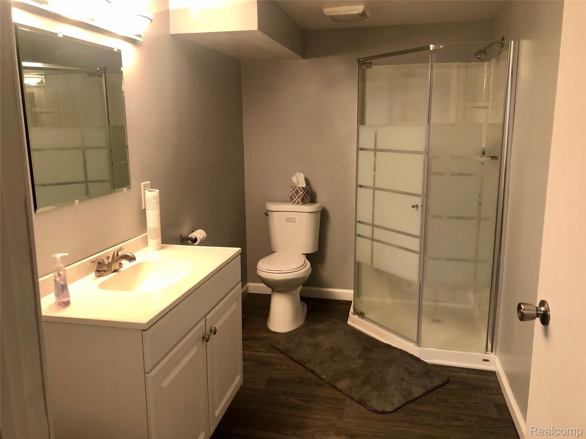 11425 Inkster Road Livonia, MI 48150 - Photo 18 of 21 Newer full bathroom in basement.