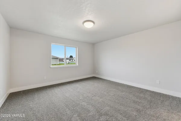 $407,850 | 1607 Castlewood Court, Unit PHASE 11 LOT 299) SPEC, Grandview, WA 98930