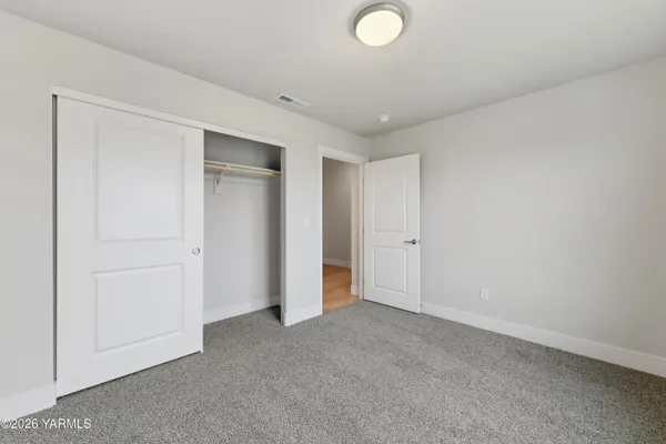 $407,850 | 1607 Castlewood Court, Unit PHASE 11 LOT 299) SPEC, Grandview, WA 98930