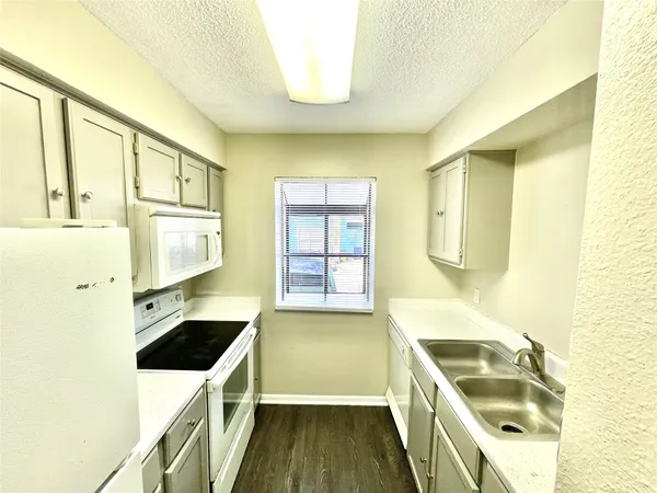 $1,400 | 8811 Schick Road, Unit C, Austin, TX 78729