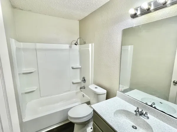 $1,400 | 8811 Schick Road, Unit C, Austin, TX 78729