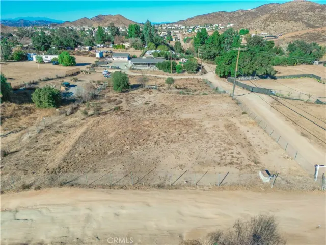 a view of a road from a yard