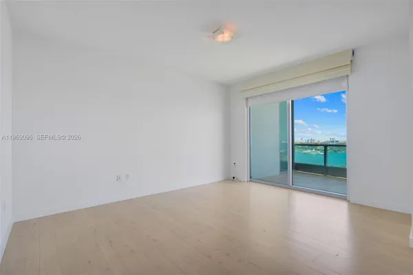 $7,500 | 900 Biscayne Boulevard, Unit 2401, Miami, FL 33132