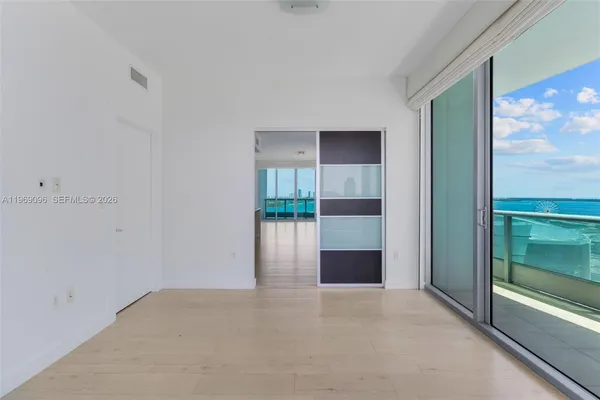 $7,500 | 900 Biscayne Boulevard, Unit 2401, Miami, FL 33132