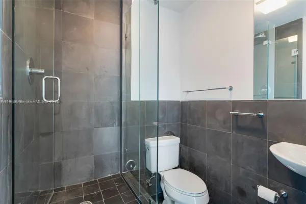 $7,500 | 900 Biscayne Boulevard, Unit 2401, Miami, FL 33132