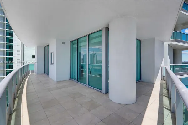 $7,500 | 900 Biscayne Boulevard, Unit 2401, Miami, FL 33132