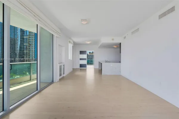 $7,500 | 900 Biscayne Boulevard, Unit 2401, Miami, FL 33132