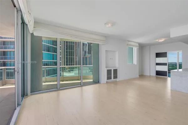 $7,500 | 900 Biscayne Boulevard, Unit 2401, Miami, FL 33132