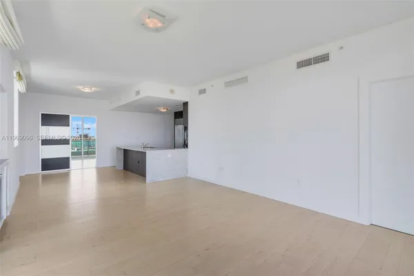 $7,500 | 900 Biscayne Boulevard, Unit 2401, Miami, FL 33132