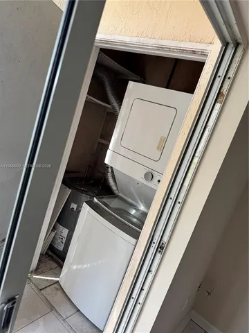 $2,400 | 430 Southeast 7th Street, Unit 204E, Dania Beach, FL 33004