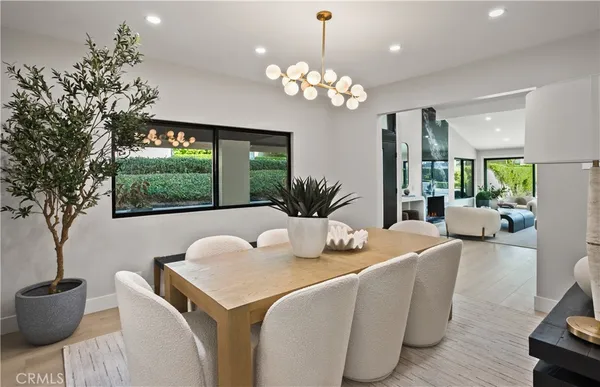 $3,550,000 | 10 White Water Drive, Corona del Mar, CA 92625