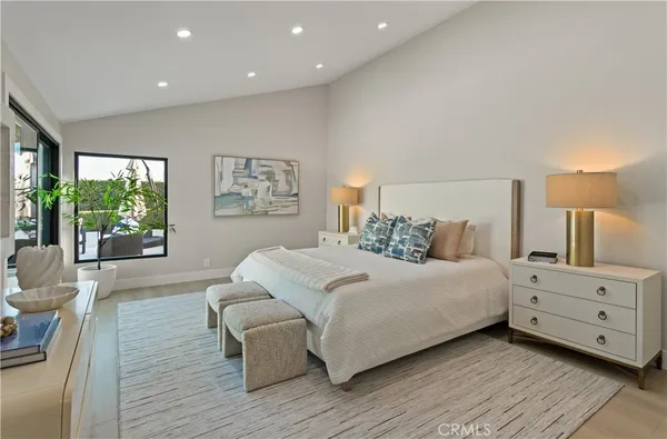 $3,550,000 | 10 White Water Drive, Corona del Mar, CA 92625