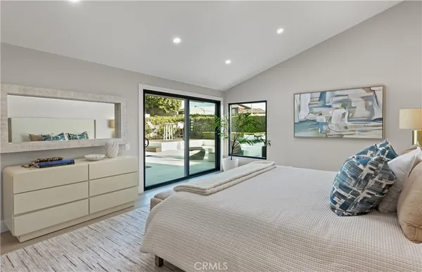 $3,550,000 | 10 White Water Drive, Corona del Mar, CA 92625