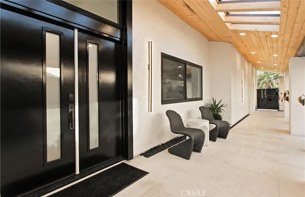 $3,550,000 | 10 White Water Drive, Corona del Mar, CA 92625