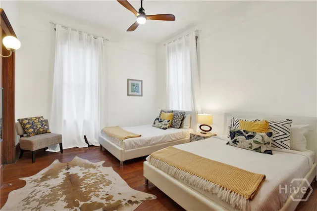 $3,800 | 118 West Waldburg Street, Savannah, GA 31401