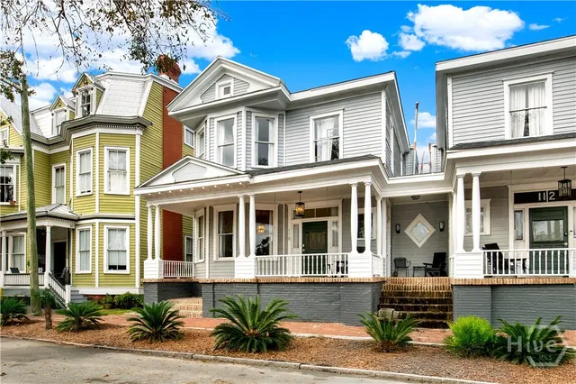 $3,800 | 118 West Waldburg Street, Savannah, GA 31401