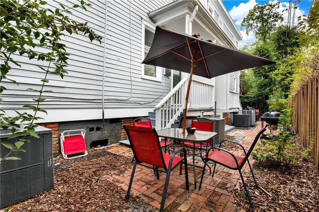 $3,800 | 118 West Waldburg Street, Savannah, GA 31401