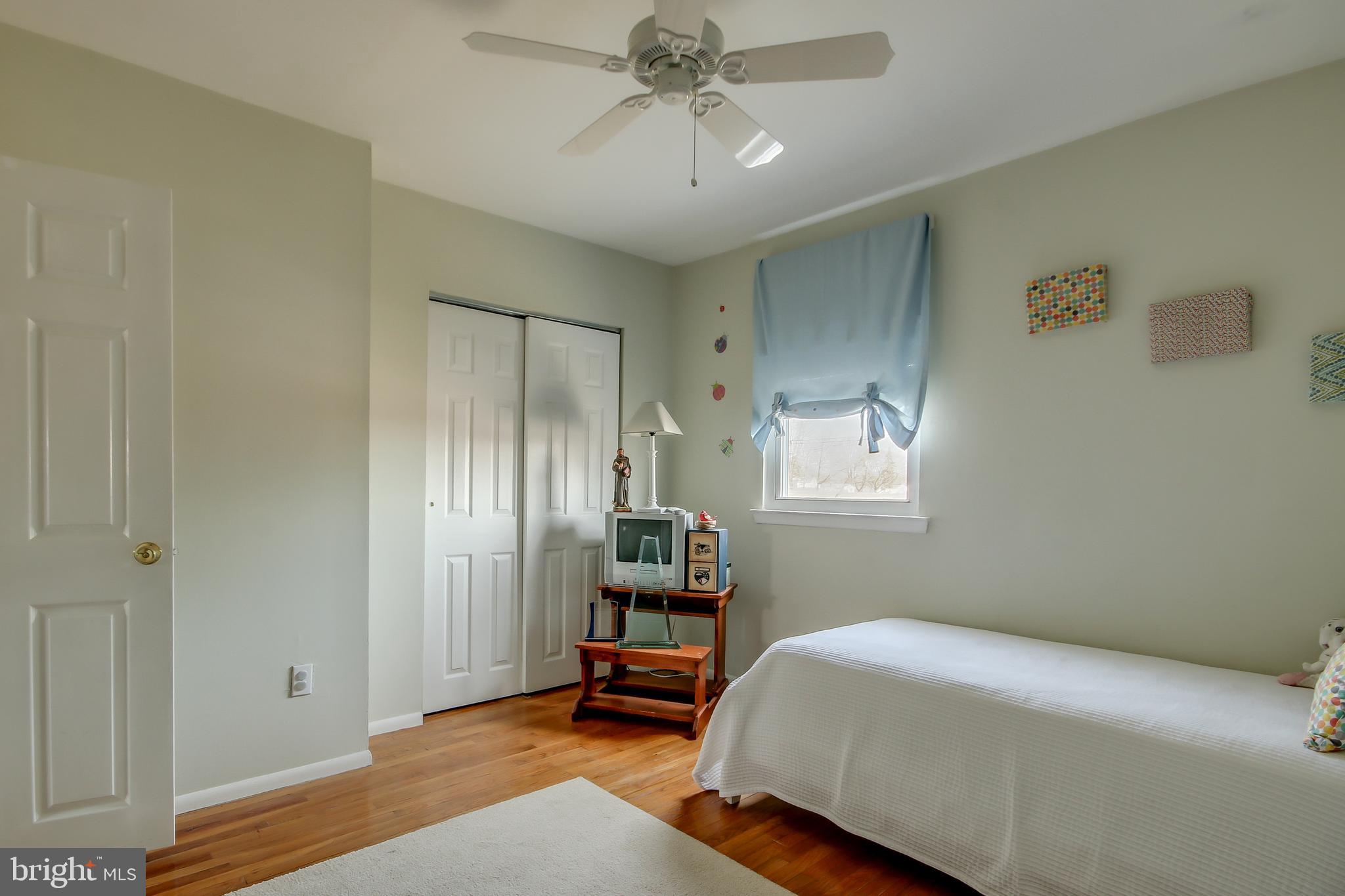 546 Ivyland Road Warminster, PA 18974 - Photo 22 of 33 Bedroom #3