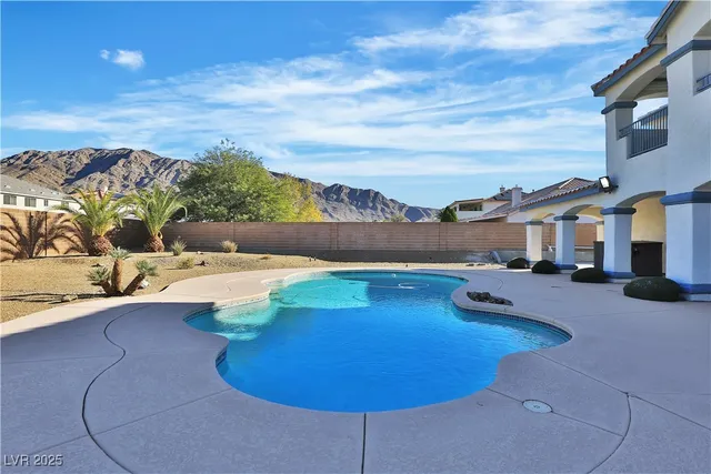 $845,900 | 6830 Stone Meadows Avenue, Las Vegas, NV 89142